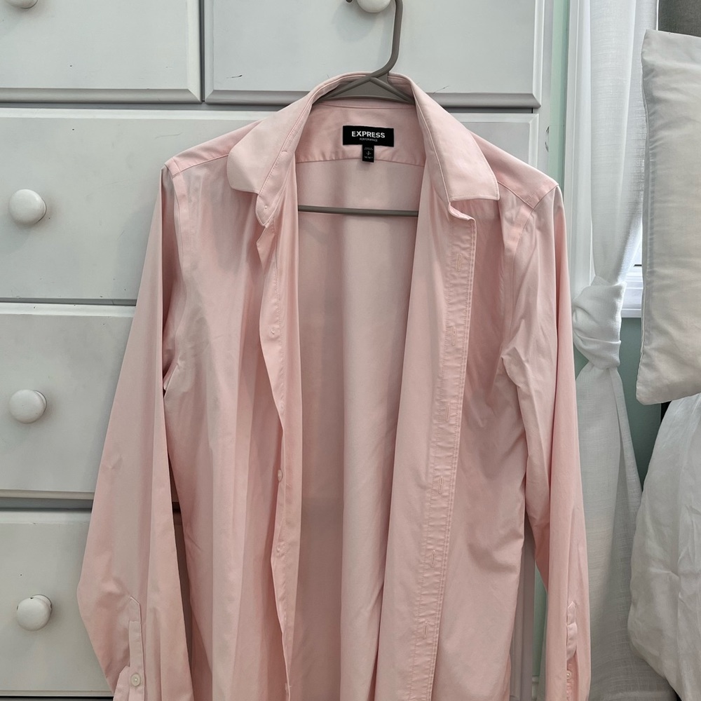 Express lightweight button up